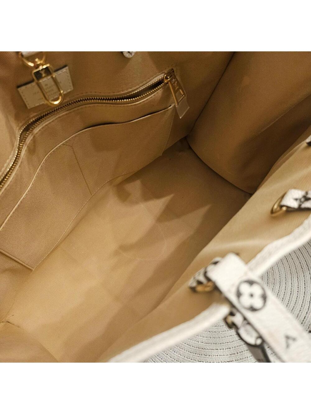 Louis Vuitton Onthego GM Giant Monogram Khaki/Beige Tote - Picture 3 of 16